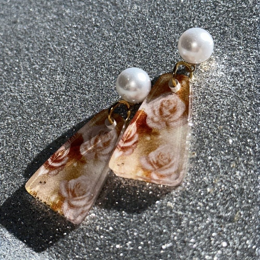 Pearl dangle earrings - Picture 3 of 3